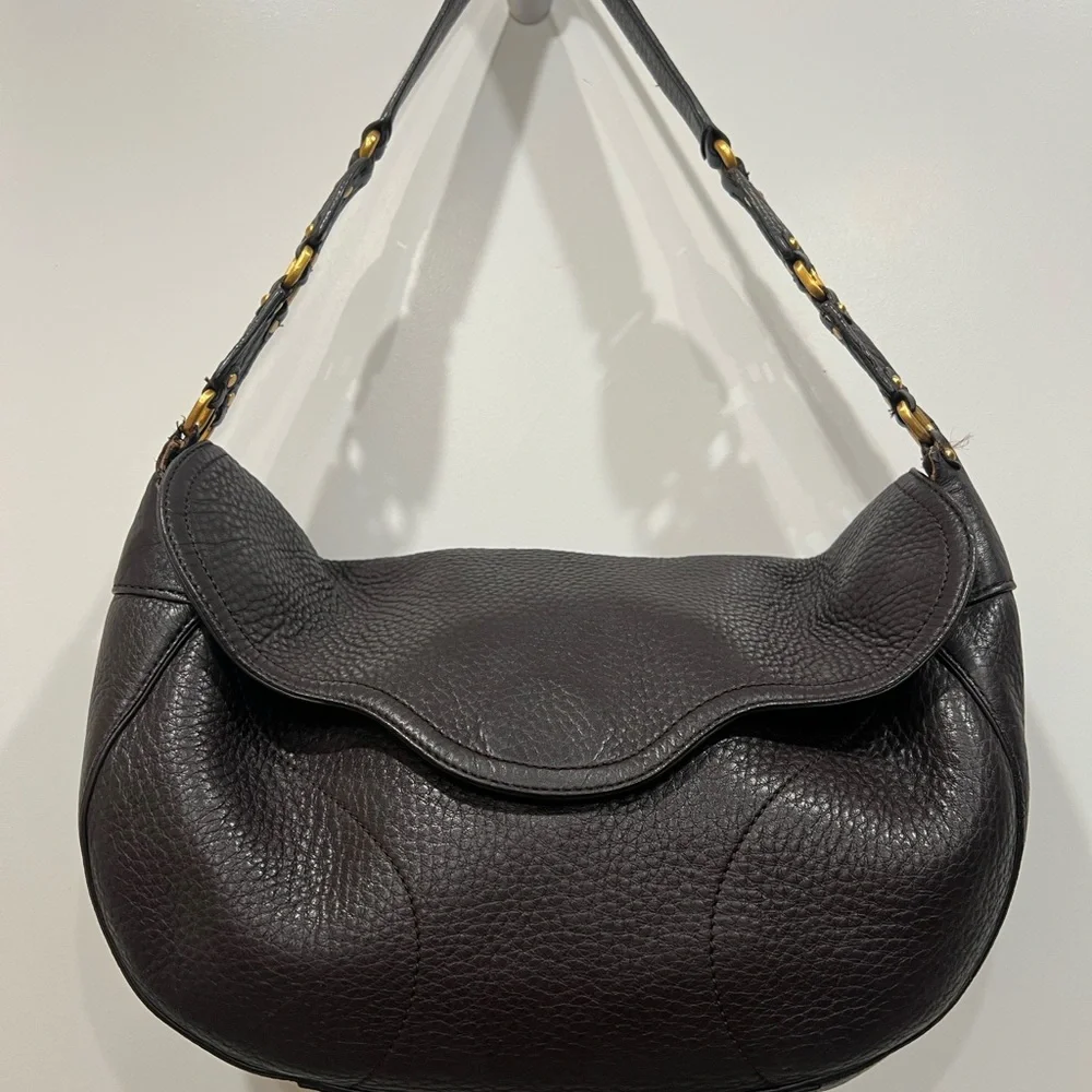 Cole Haan Dark Brown Leather Shoulder Bag With Gold Hardware. - Picture 4 of 13